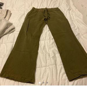 Army green Low rise tna yoga pants